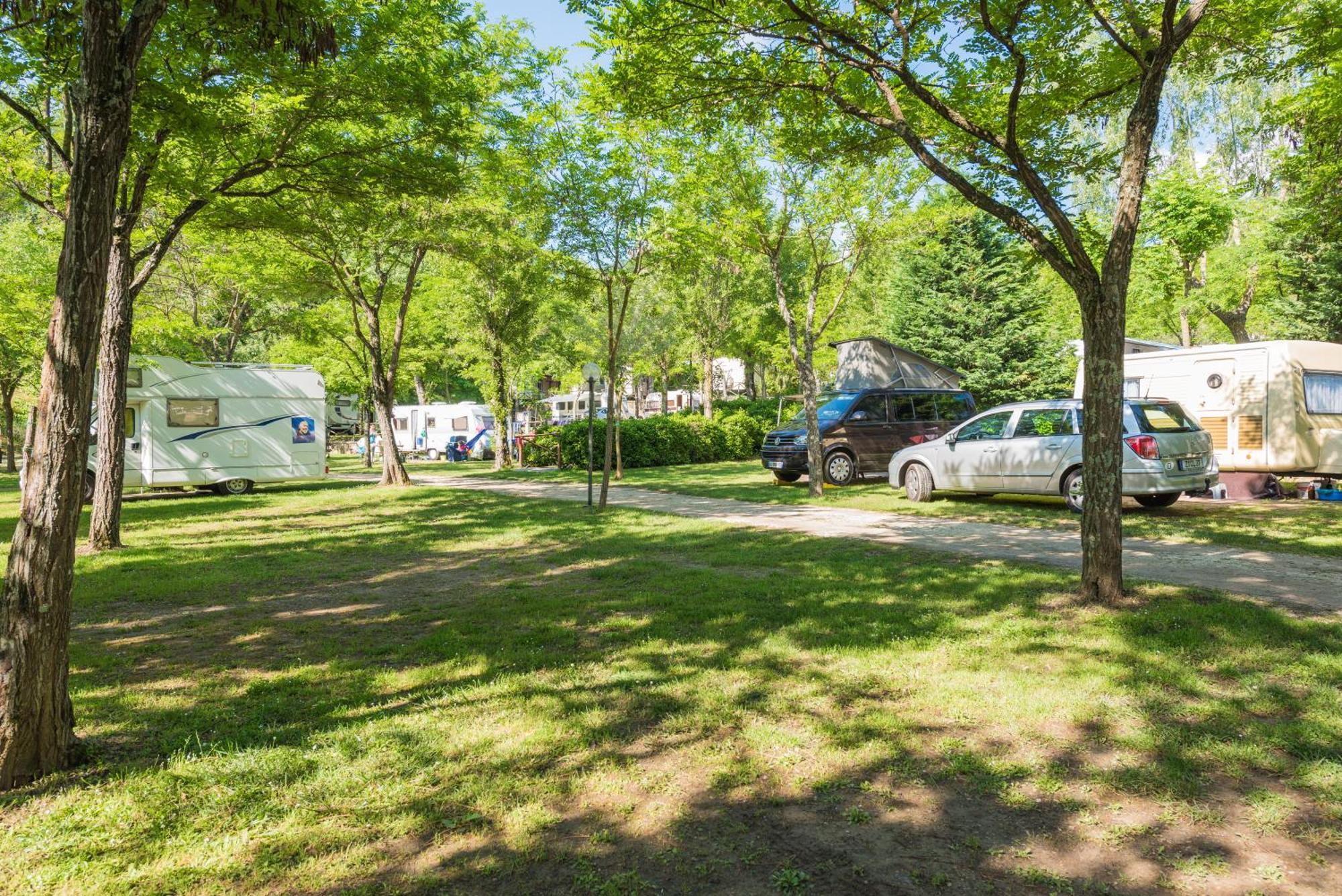 Camping Village Il Poggetto Troghi Екстериор снимка