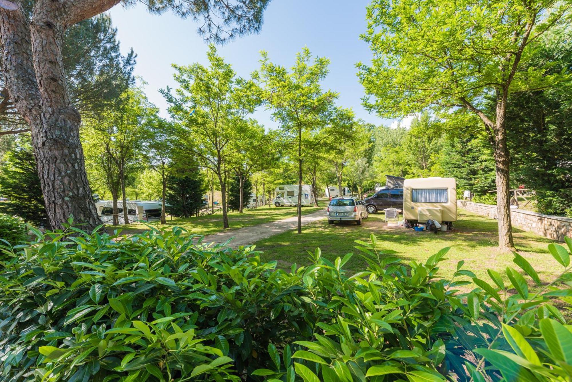 Camping Village Il Poggetto Troghi Екстериор снимка