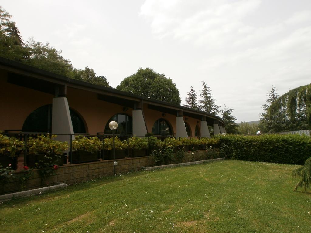 Camping Village Il Poggetto Troghi Екстериор снимка