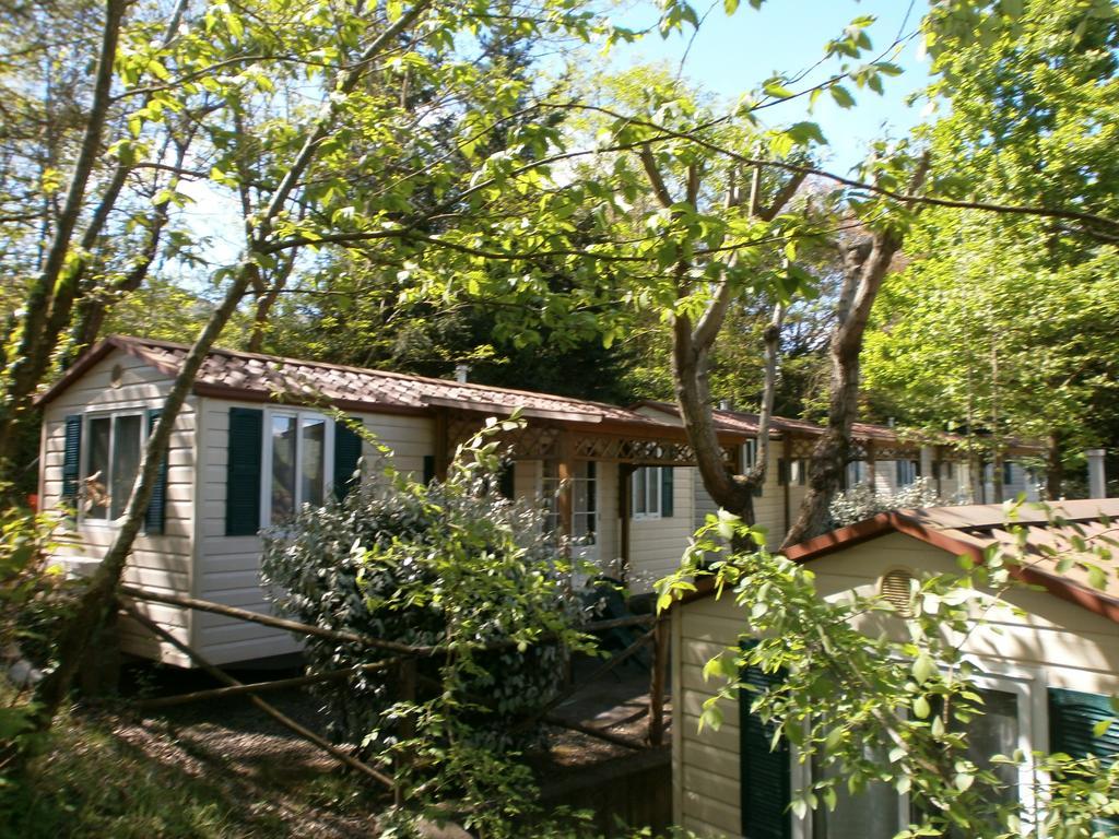 Camping Village Il Poggetto Troghi Екстериор снимка