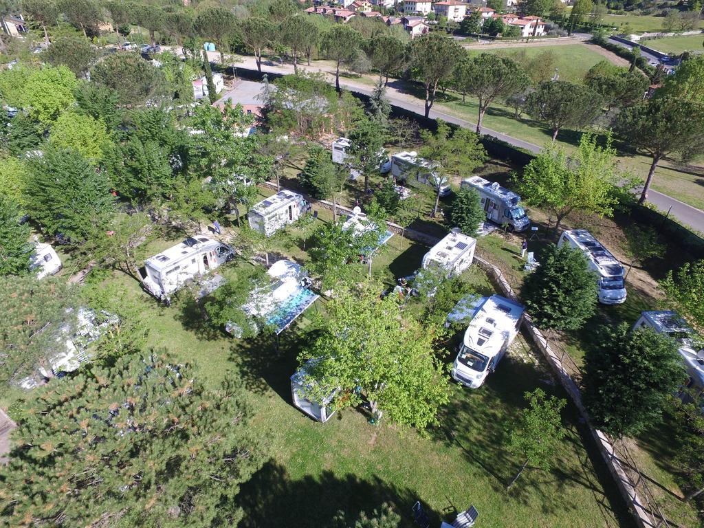 Camping Village Il Poggetto Troghi Екстериор снимка
