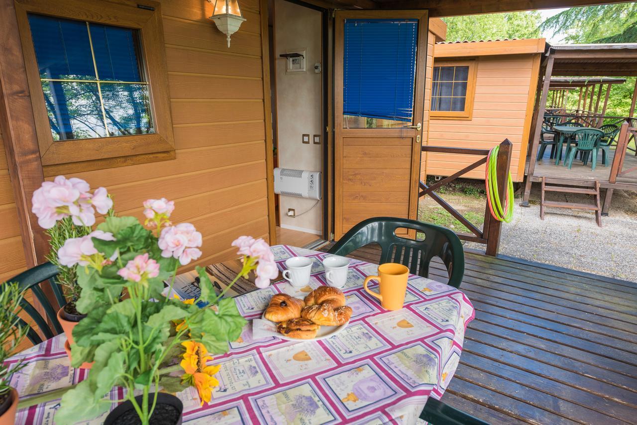 Camping Village Il Poggetto Troghi Екстериор снимка