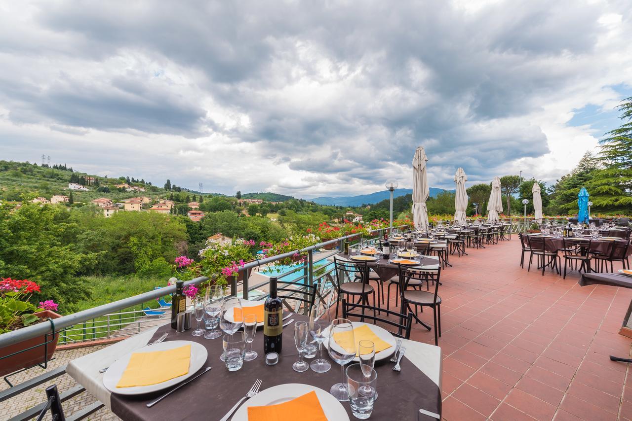 Camping Village Il Poggetto Troghi Екстериор снимка