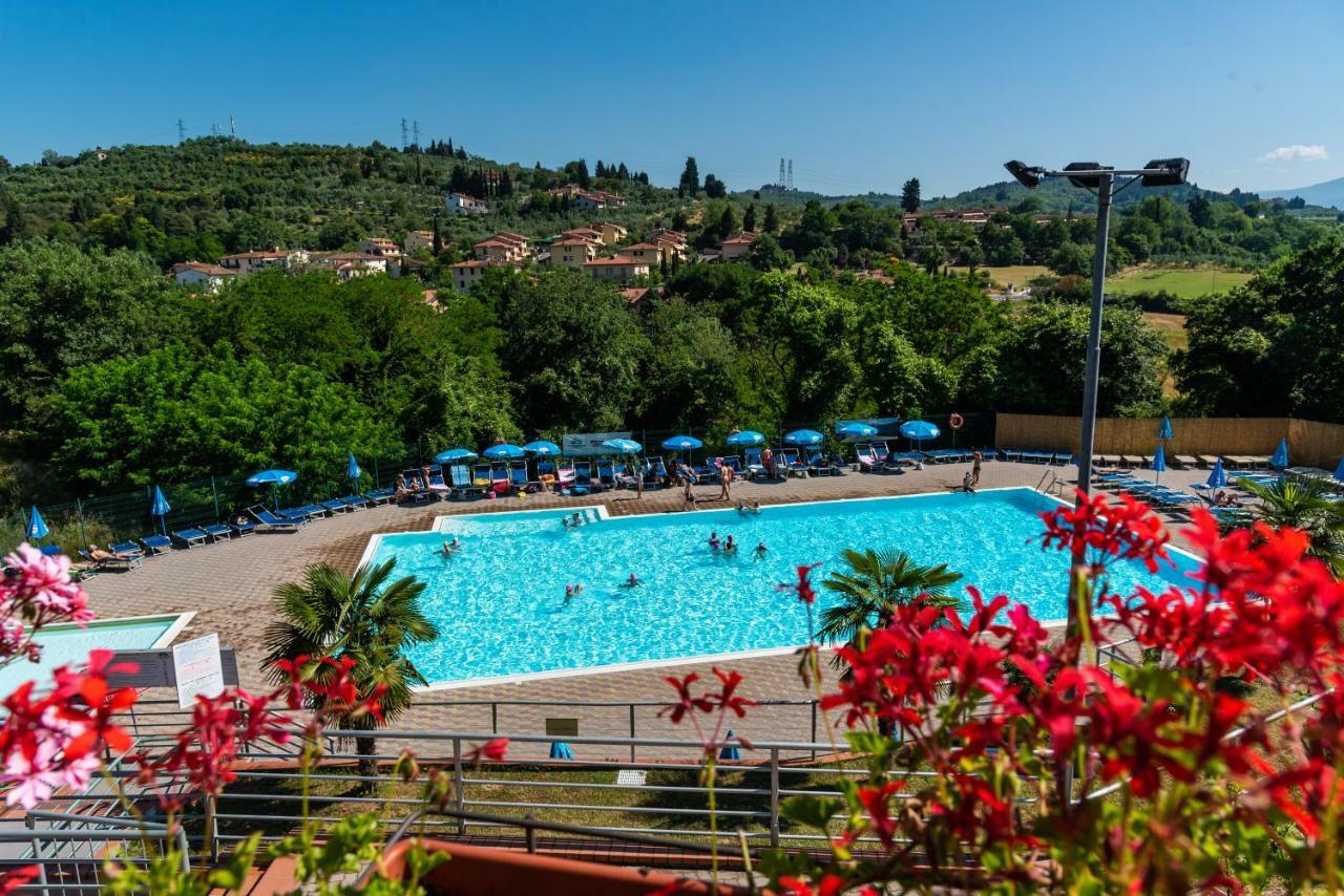 Camping Village Il Poggetto Troghi Екстериор снимка