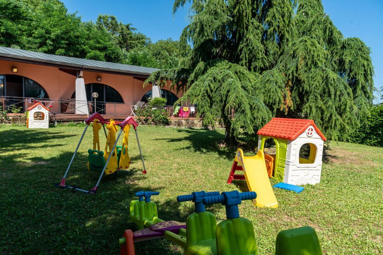 Camping Village Il Poggetto Troghi Екстериор снимка