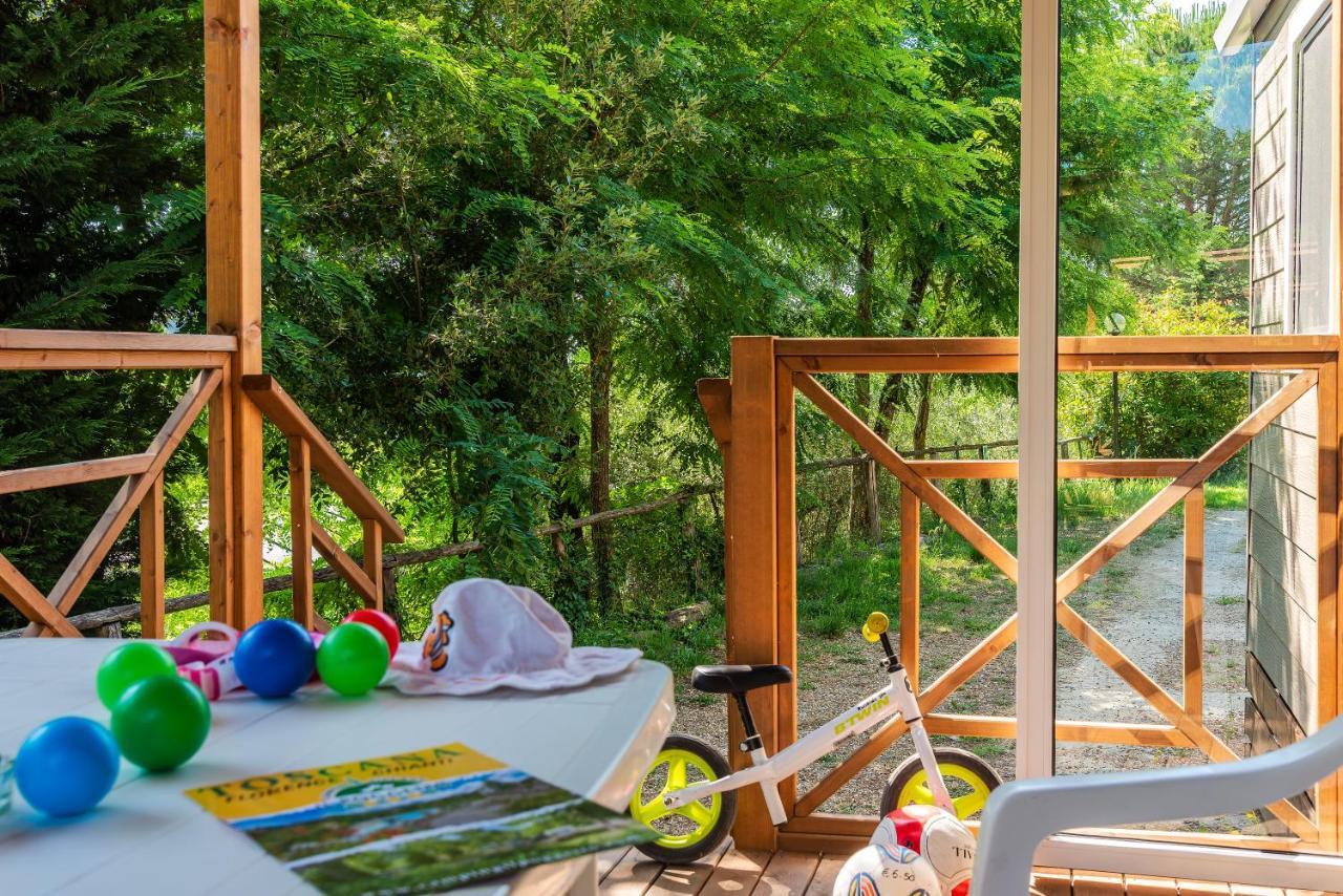 Camping Village Il Poggetto Troghi Екстериор снимка